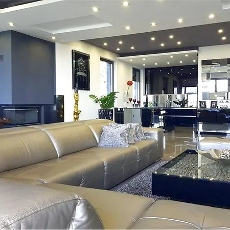 Beautiful Modern Design Apartment *